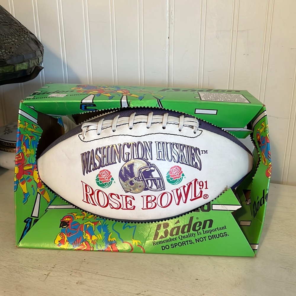 1991 University Washington Huskies Rose bowl Official ball NIB Baden